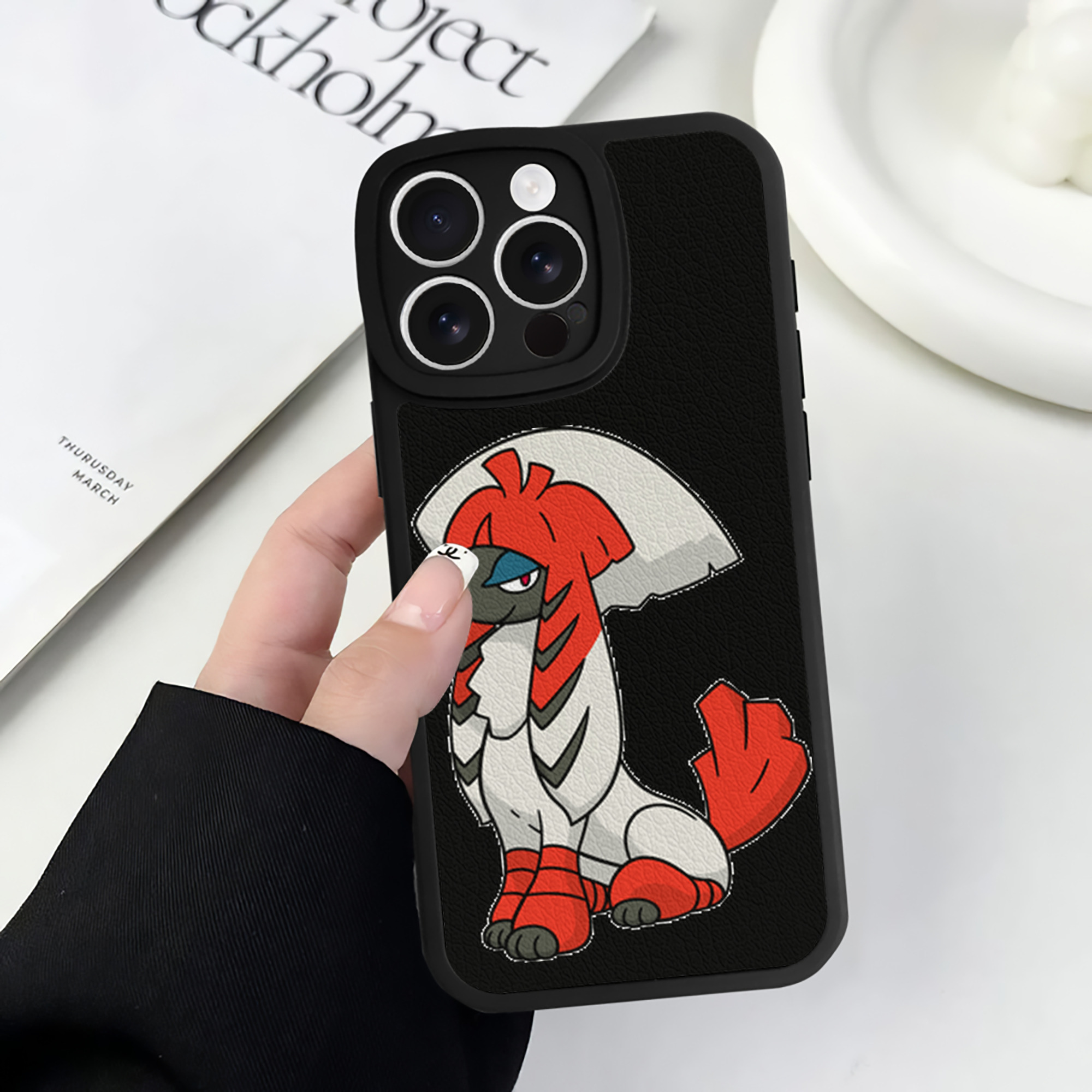 （画像用） ポケットモンスター Pokémon 【iPhone 16シリーズ対応】シリコンスマホケース（レザー調） 材質：シリコン